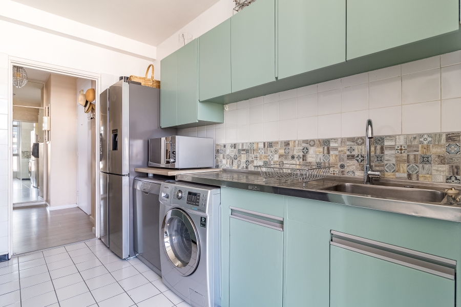 2 Bedroom Property for Sale in Sea Point Western Cape